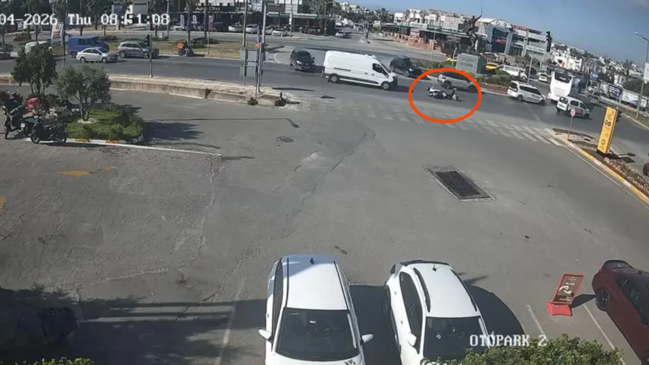Bodrum'da 'görünmez' kaza! Motosiklet savruldu, 2 kişi yaralandı