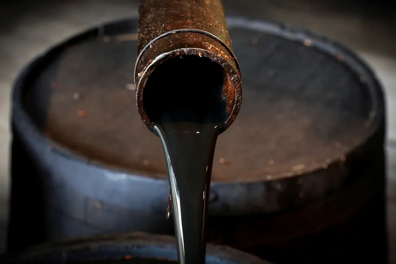 Brent petrolün varil fiyatında kritik eşik! O rakamın altına indi