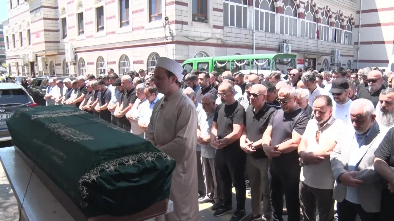 Can Polat’ın cenazesinde büyük acı! Ailesi sinir krizi geçirdi, gözyaşları sel oldu