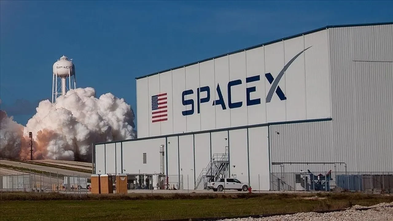 Elon Musk'tan tarihi adım: SpaceX tarihin en büyük halka arzını yapacak