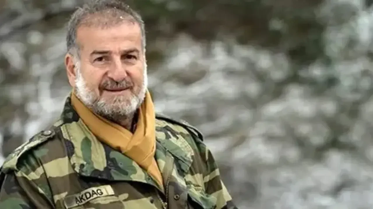 Gazeteci Burhan Akdağ'a saldırı! O anlarda yanında kızı Aslıhan Akdağ vardı