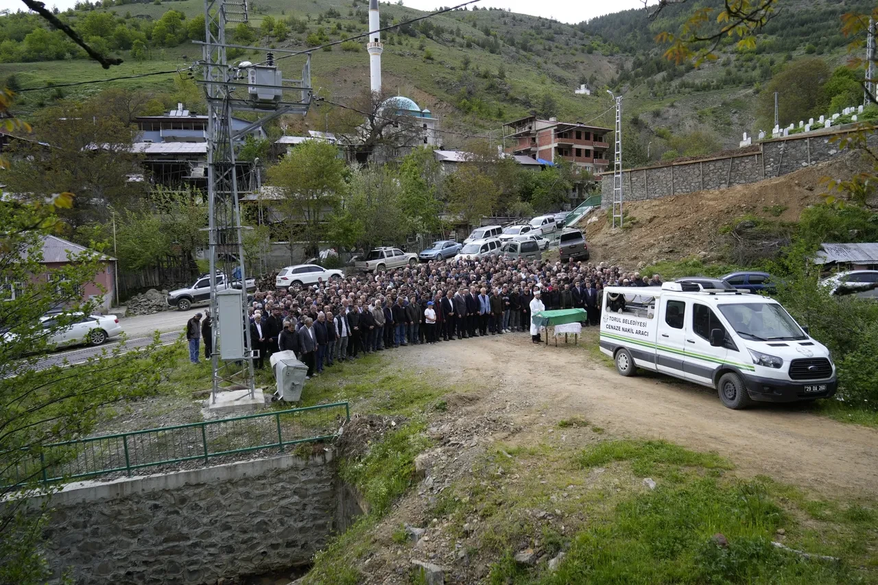 Gümüşhane'de vahşet! Eşini odunla döverek öldürdü: Kahreden detay ortaya çıktı