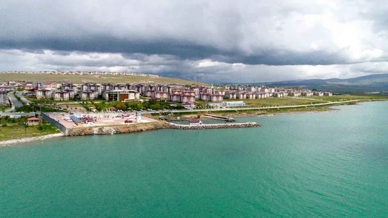ERCİŞ (VAN)