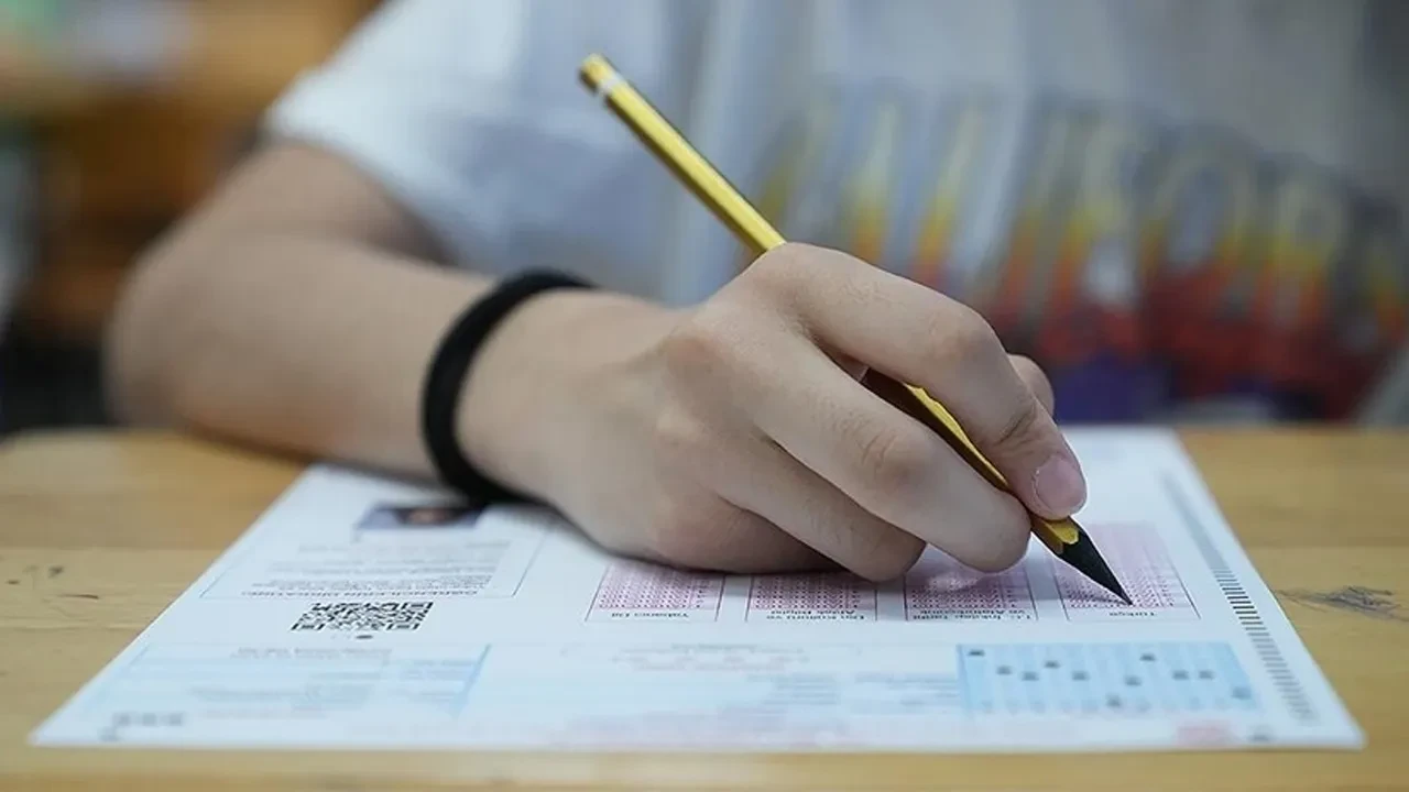 LGS'ye sayılı günler kaldı! Uzman isimden ailelere ve öğrencilere kritik uyarı: Sınav değil, stres yıkıyor