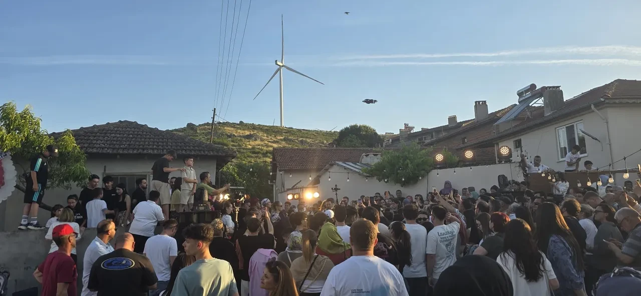 Mahmut Orhan köyünde şov yaptı! Sosyal medyada yürekleri fethetti 