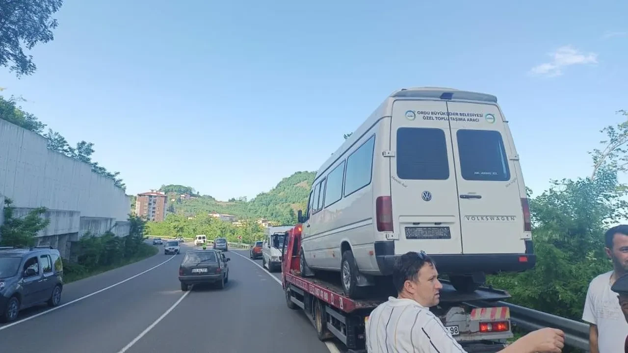 Ordu'da dolmuş şoförü kalp krizi geçirirken yolcuların canını kurtardı, hastanede hayatını kaybetti