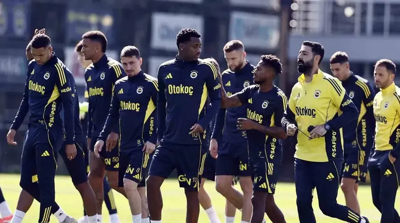 Taraftarı çıldırtacak haber: Eski Fenerbahçeli 'Aslan' olmak istiyor! Okan Buruk'a haber gönderdi