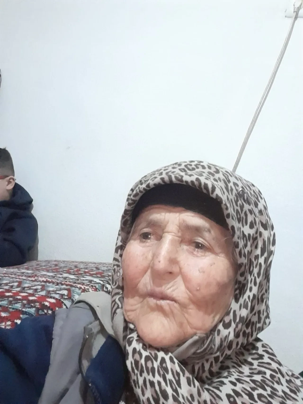 Tarlada feci ölüm! Tarım işçici yaşlı kadın uyurken iş makinesinin altında kaldı