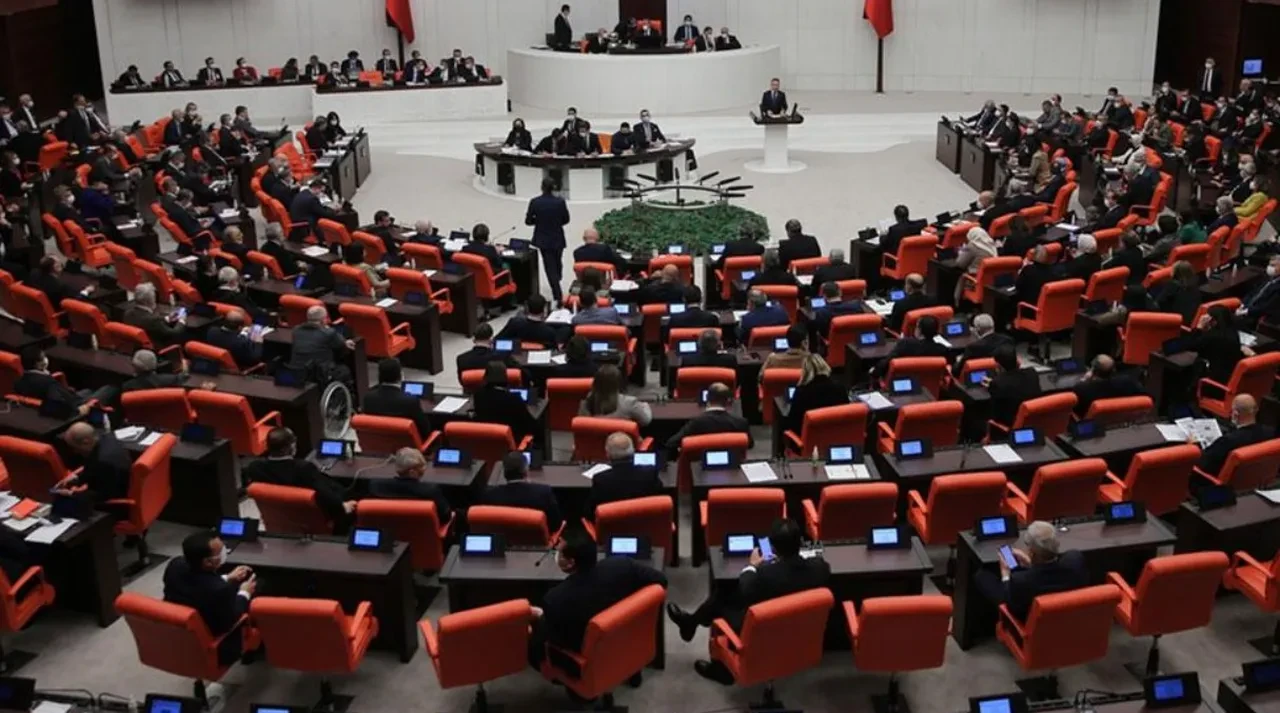 TBMM'den alkol düzenlemesi: Marka ve logolara yasak