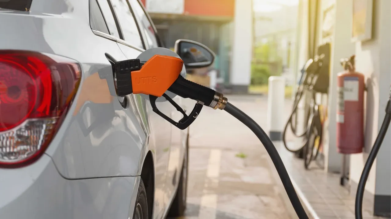 Petroldeki düşüş akaryakıt