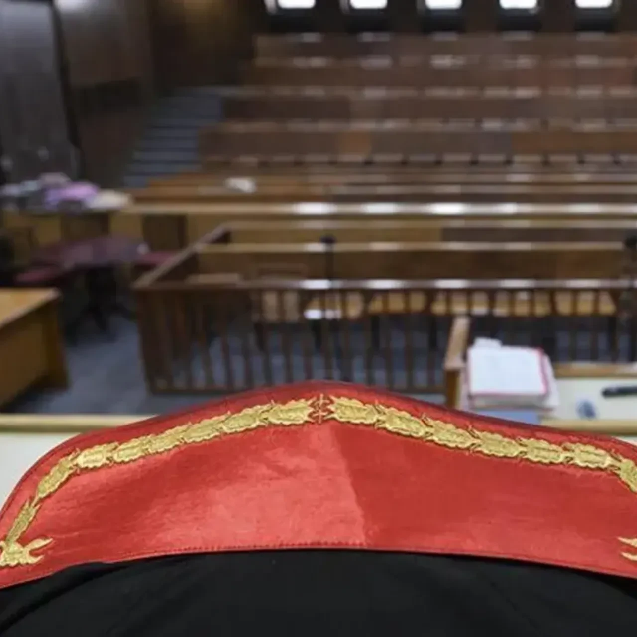 Ankara Adliyesinde UYAP'a girerek FETÖ dosyalarını kapatan zabıt katibinin cezası belli oldu
