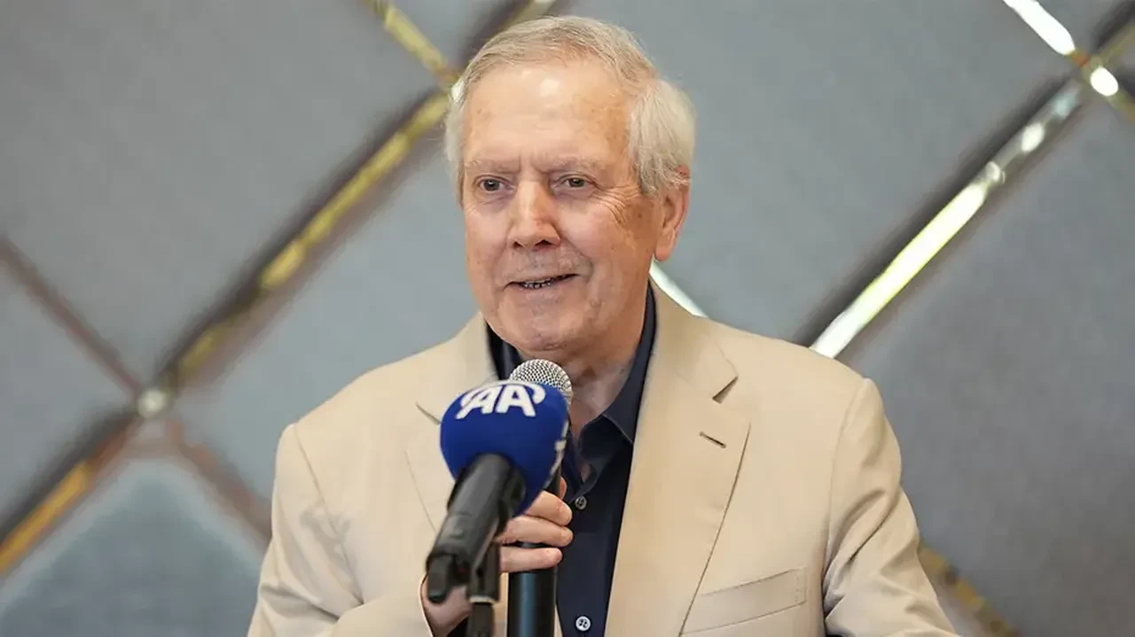 Aziz Yıldırım, Merih Demiral transferi üzerinden Hakan Safi'ye ateş püskürdü! 'Oyunlar oynanıyor'