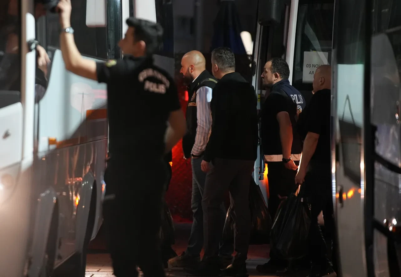 Buca Belediyesi soruşturmasında yeni gelişme: 54 şüpheli adliyede
