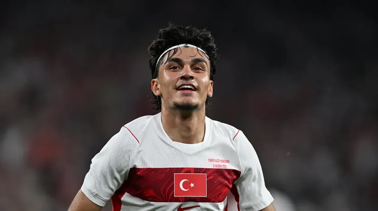 Galatasaray'da ayrılıklar kesinleşti! Okan Buruk kararını verdi: 4 yıldız ismin bileti kesildi