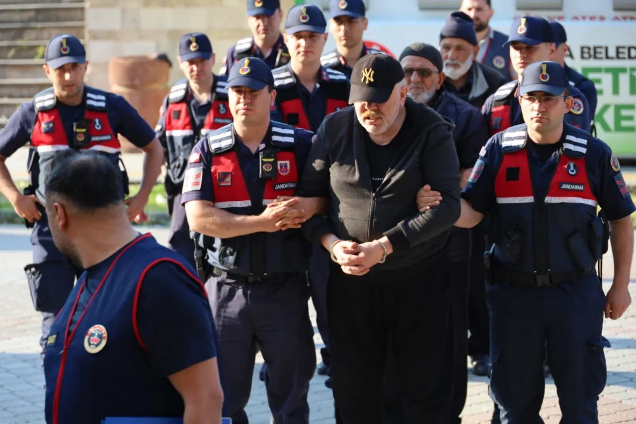 Gülcan Yazıcı cinayeti soruşturmasında yeni gelişme! 20 yıllık cinayette şüpheliler adliyede