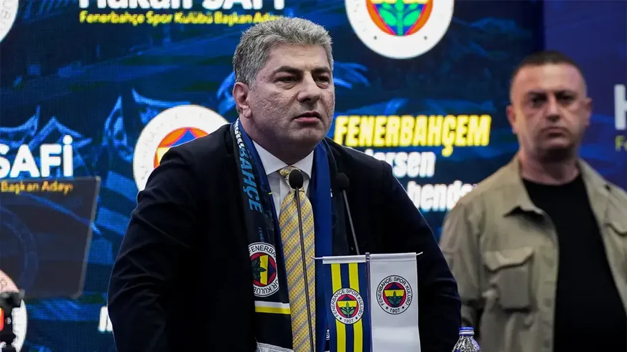 Hakan Safi müjdeleri peş peşe duyurdu: 'Bu akşam bir sürprizim var!'