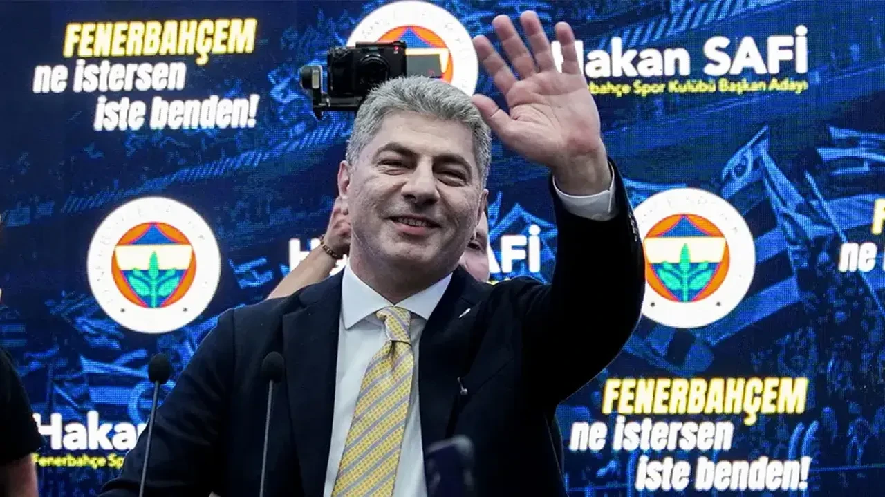 Hakan Safi müjdeleri peş peşe duyurdu: 'Bu akşam bir sürprizim var!'
