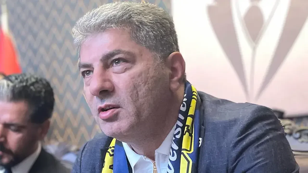 Hakan Safi müjdeleri peş peşe duyurdu: 'Bu akşam bir sürprizim var!'