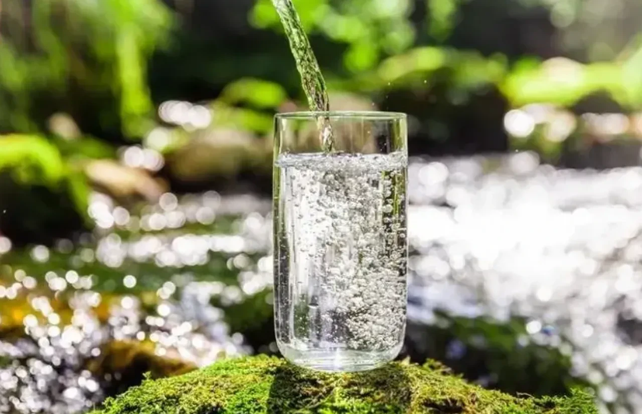 Her gün maden suyu içmek yararlı mı? Hangi mineralli su hangi sağlık sorununa iyi gelir?