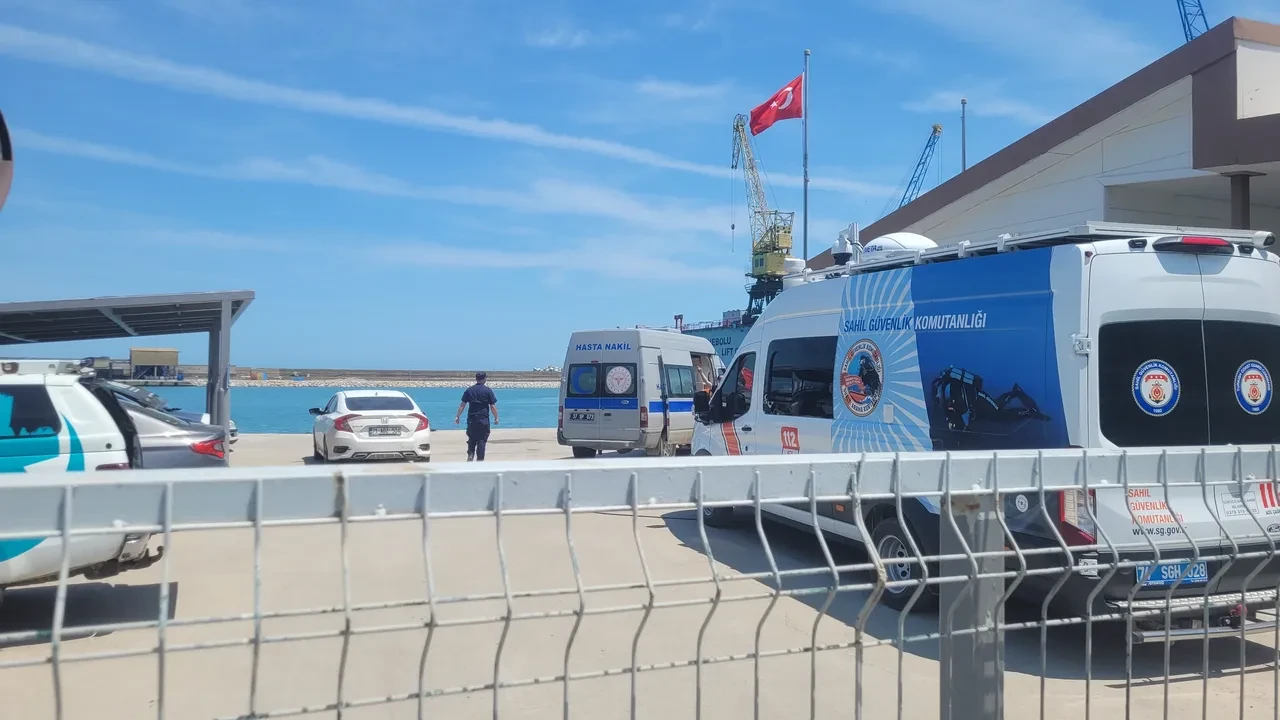 Karadeniz'de Türk balıkçı teknesine saldırı: Ölü ve yaralılar var