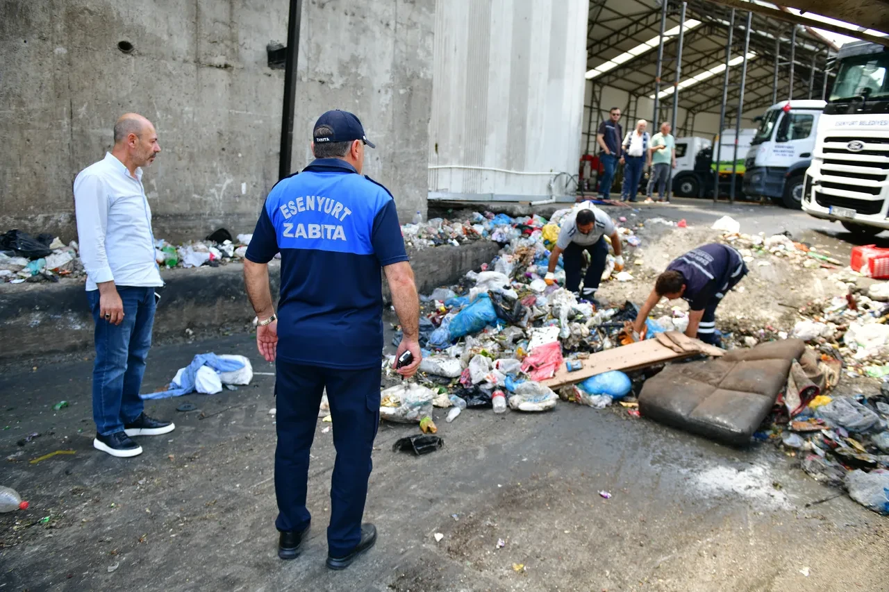 Kredi kartı için ayırdığı 35 bin lirası çöpe gitti, belediye ekipleri seferber oldu