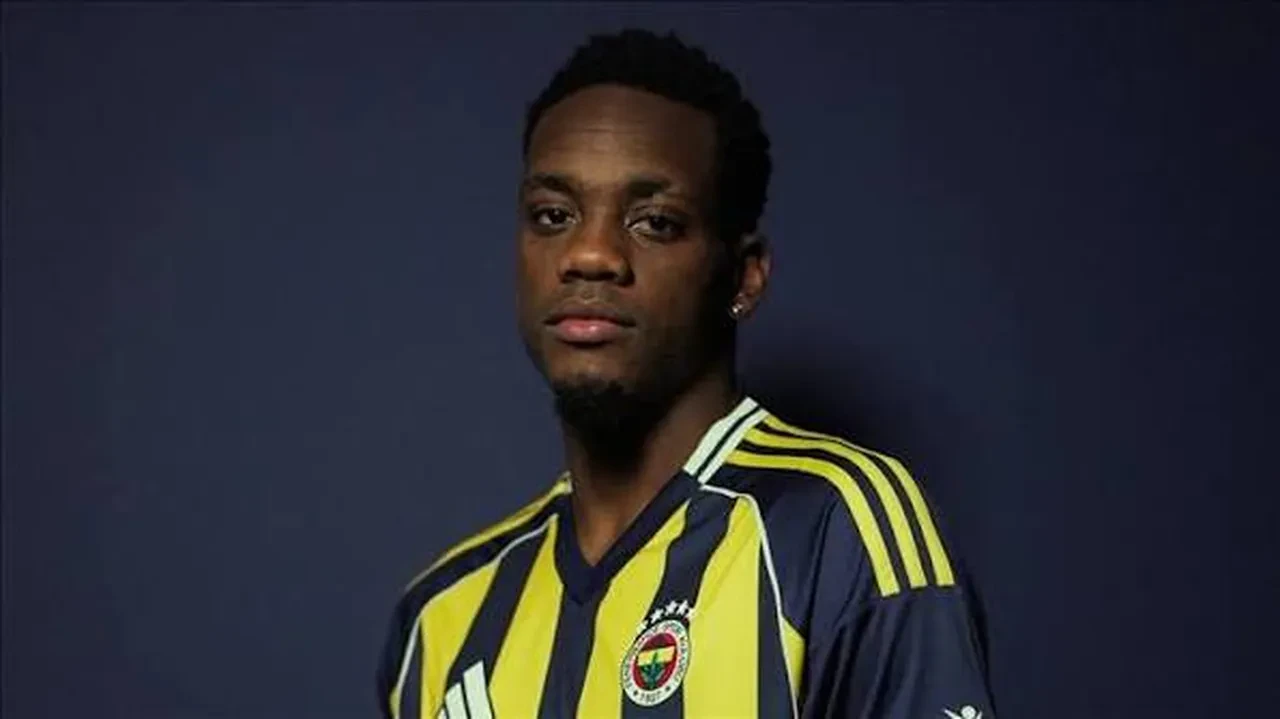Adı Galatasaray ile anılıyordu: Jhon Duran ortalığı birbirine kattı!