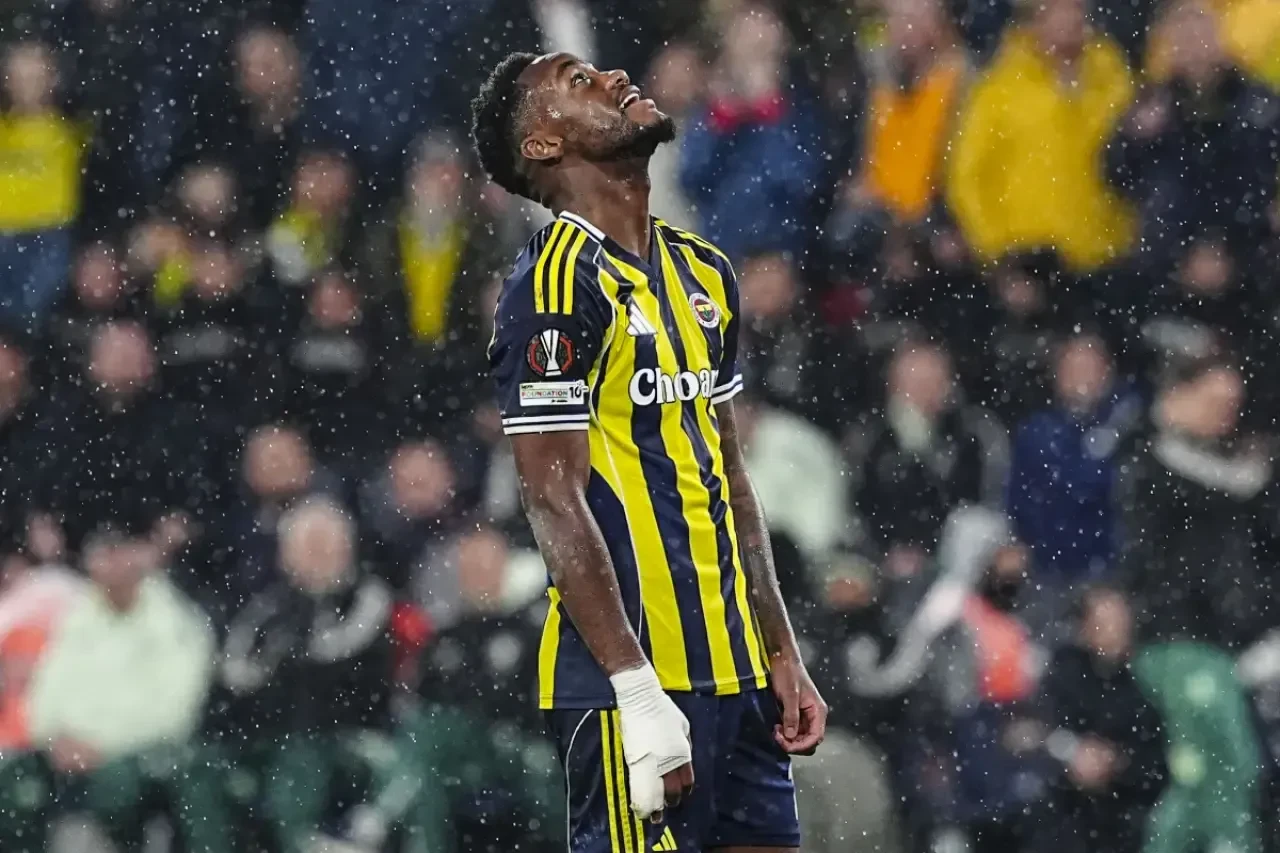 Adı Galatasaray ile anılıyordu: Jhon Duran ortalığı birbirine kattı!