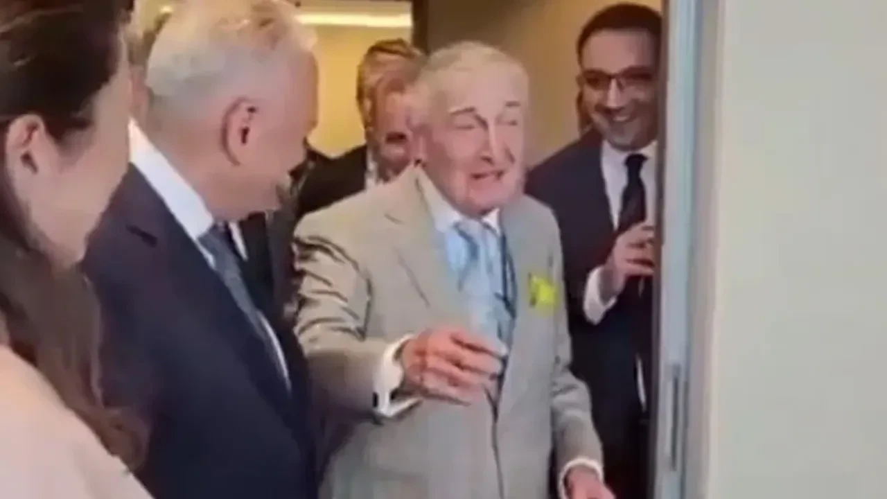 AK Parti'den Rahmi Koç'un Kürt kadınları hedef alan sözde fıkrasına sert tepki! 'Çok yanlış ve çirkin' 