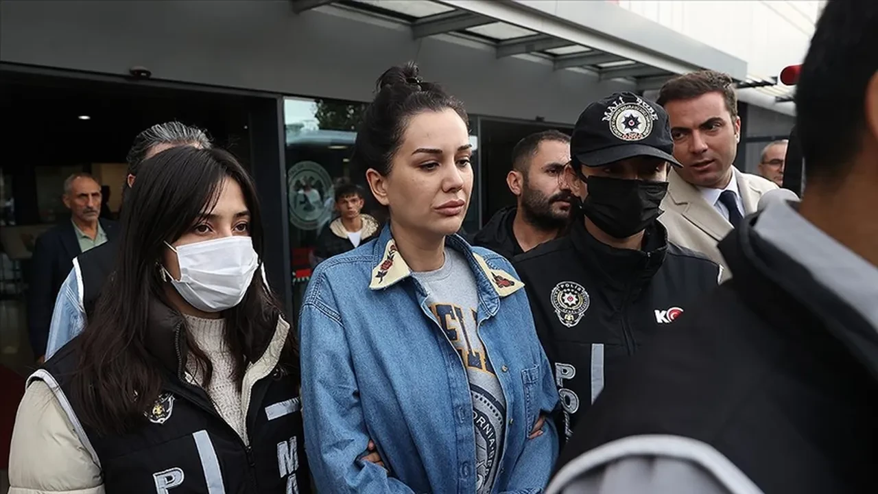 Dilan Polat'ın Instagram hesabına erişim engeli: İki gerekçe dikkat çekti
