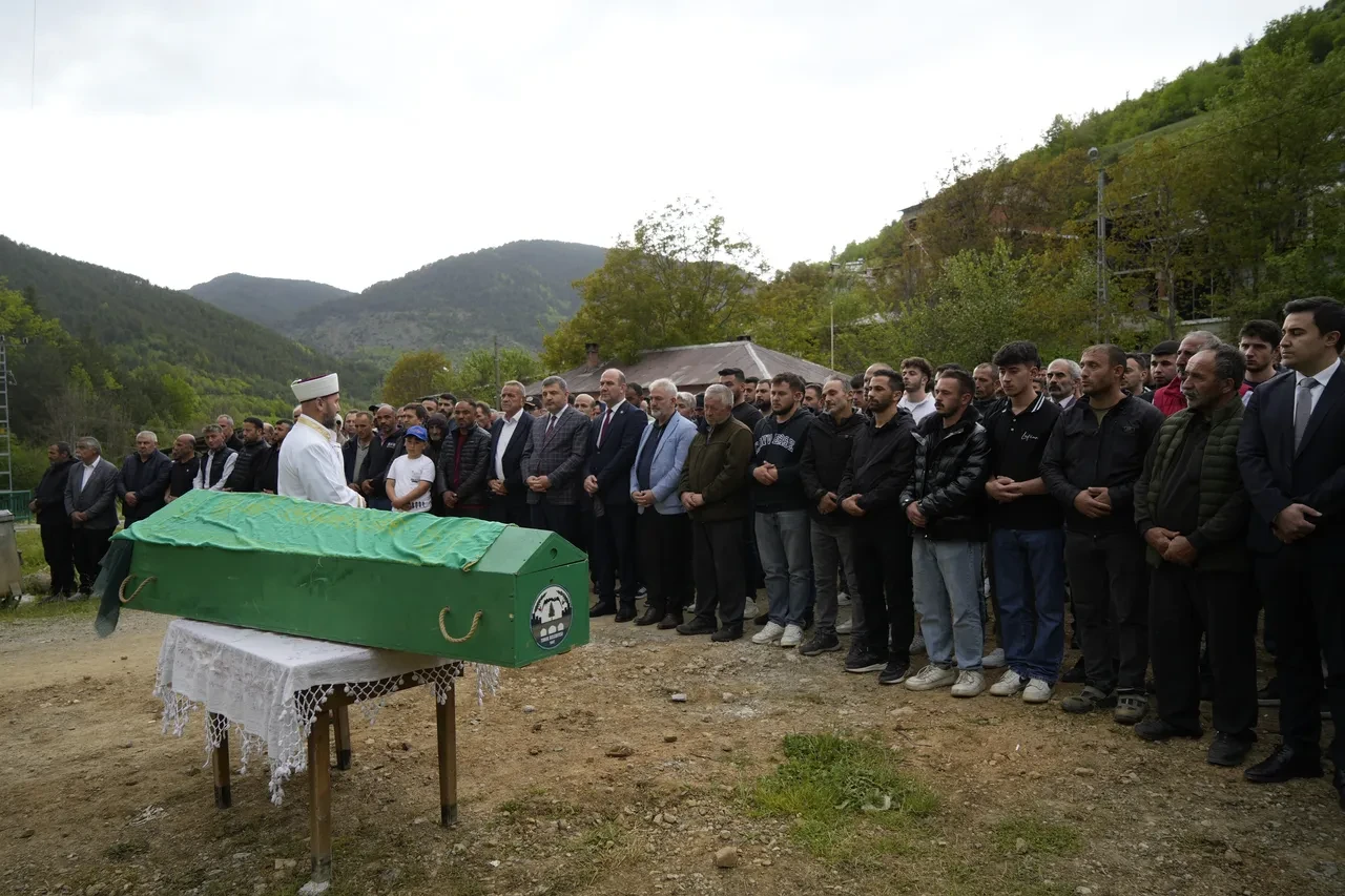 Eşini odunla döverek öldürmüştü! Cani koca 4 gün sonra yakalandı