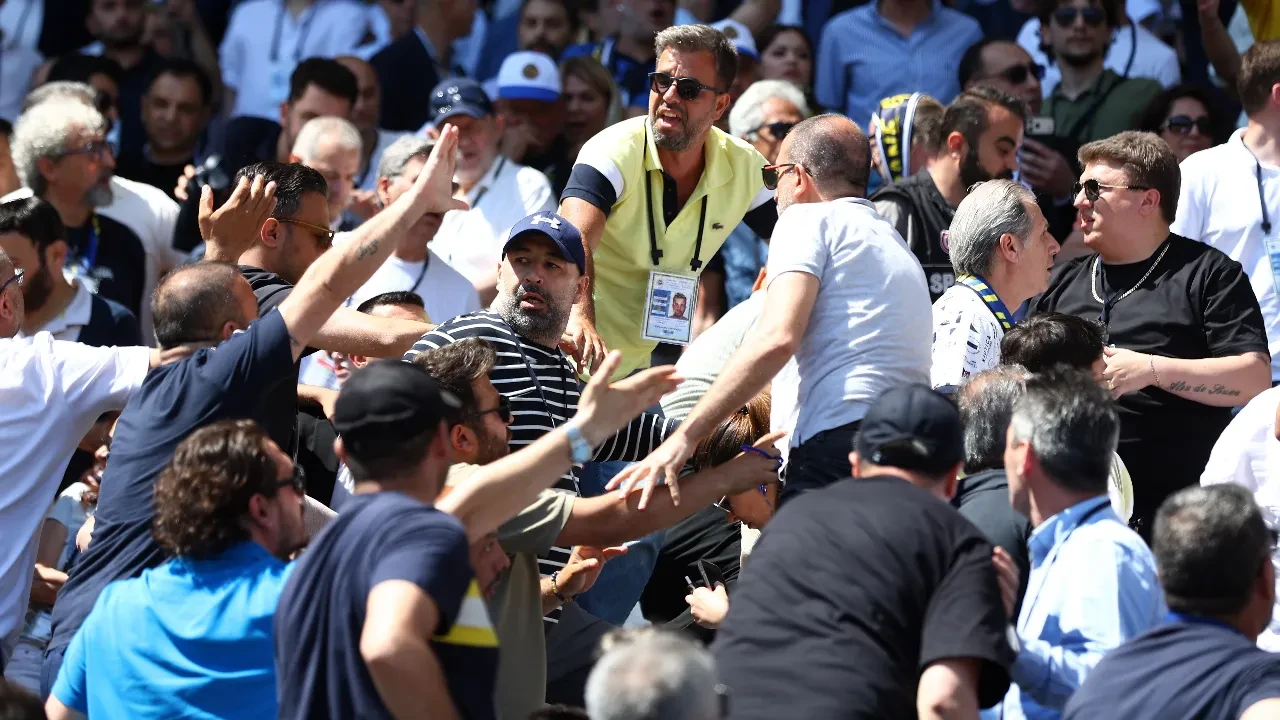 Fenerbahçe'de seçim gergin başladı! Genel kurulda büyük tartışma