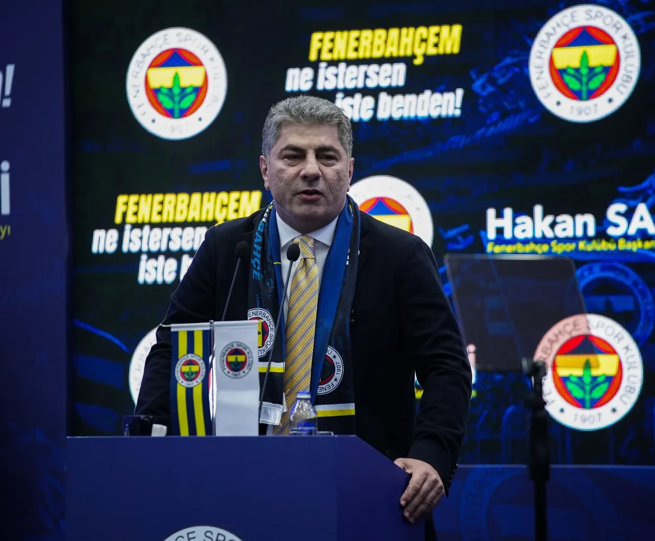 Hakan Safi Fenerbahçelilere müjdeyi verdi! Seçim öncesi yeni transferi işaret etti
