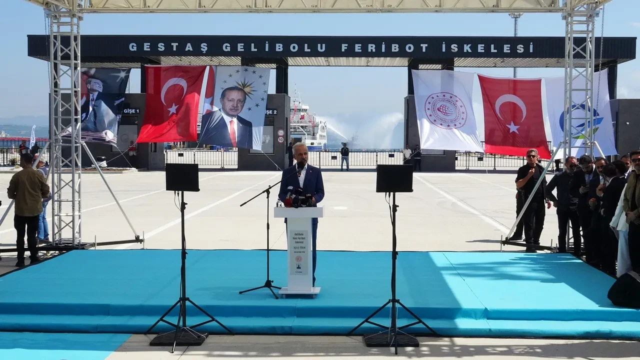 İstanbul-Çanakkale arası 2 saate düşecek! Bakan Uraloğlu müjdeyi verdi