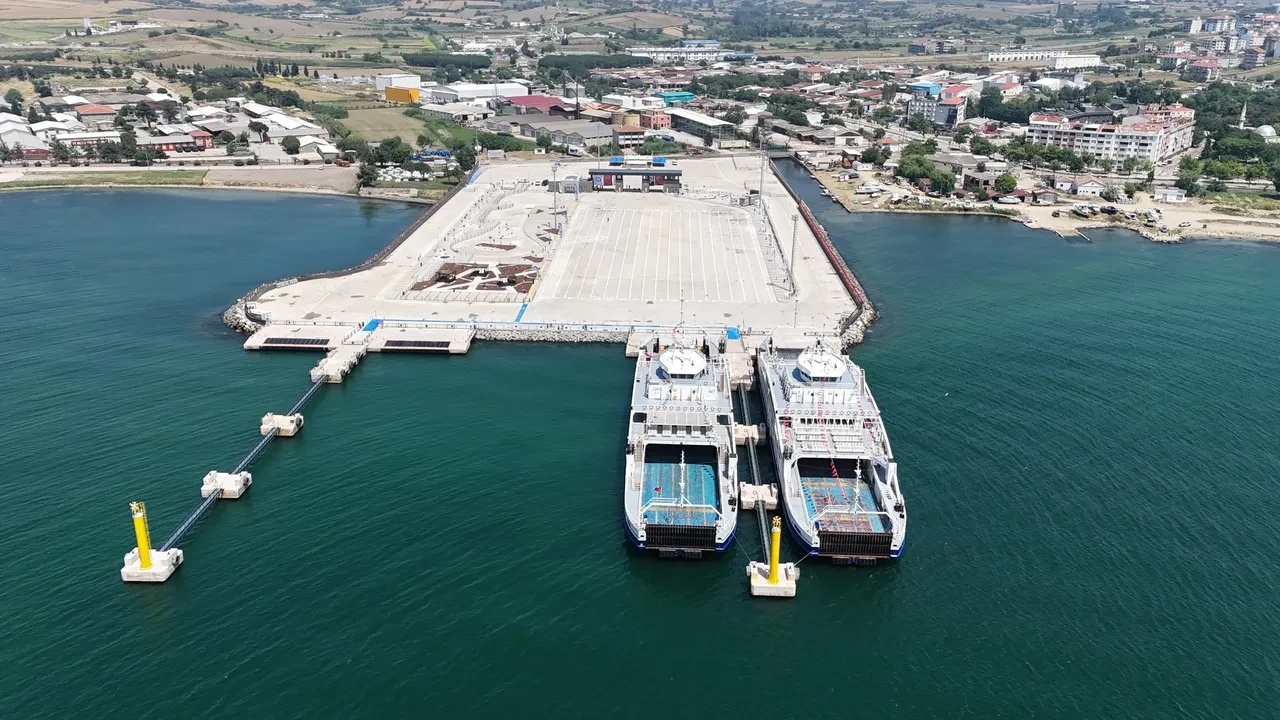 İstanbul-Çanakkale arası 2 saate düşecek! Bakan Uraloğlu müjdeyi verdi