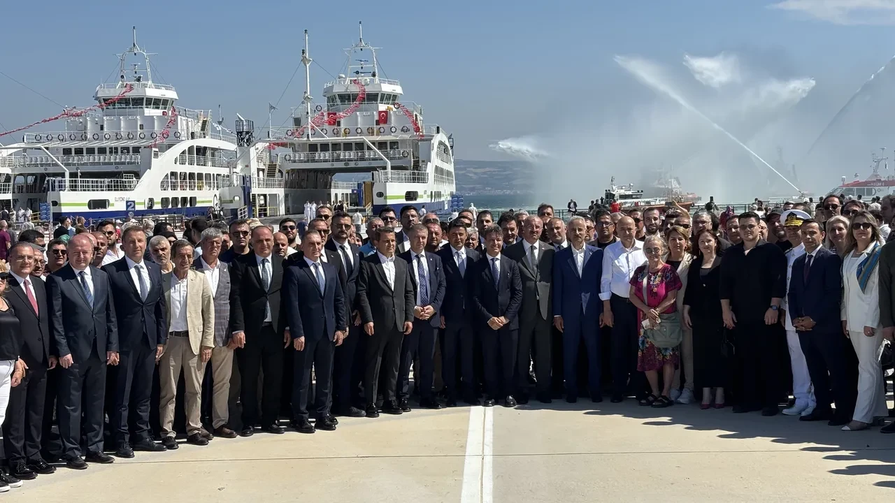 İstanbul-Çanakkale arası 2 saate düşecek! Bakan Uraloğlu müjdeyi verdi