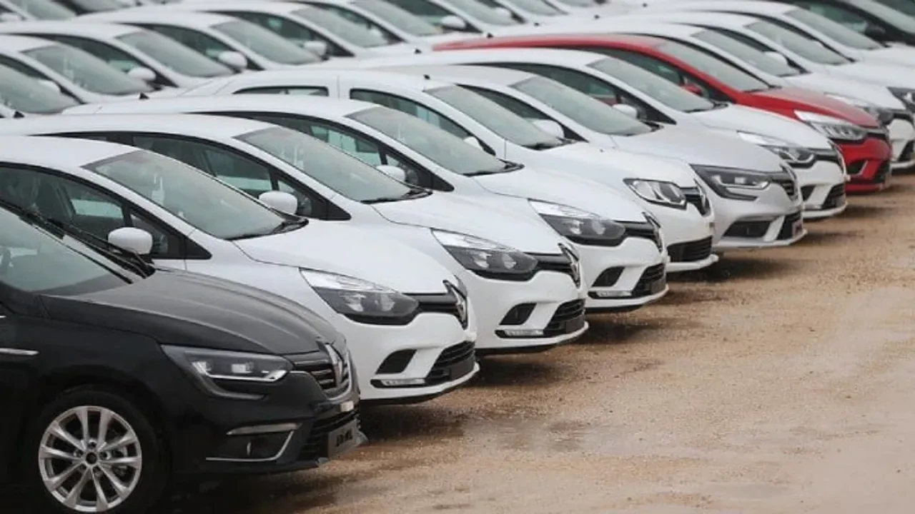 Kiralık araçlardaki büyük tezgahı deşifre ediyoruz! 'Az yakıyor' diyerek kiraladığınız o arabalar cebinizi resmen böyle hortumluyor
