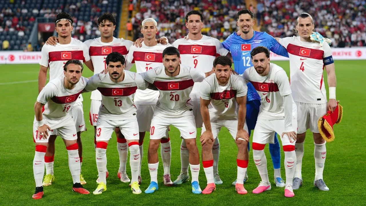Montella'dan tekliflerle ilgili açıklama! "Burada çok mutluyum"