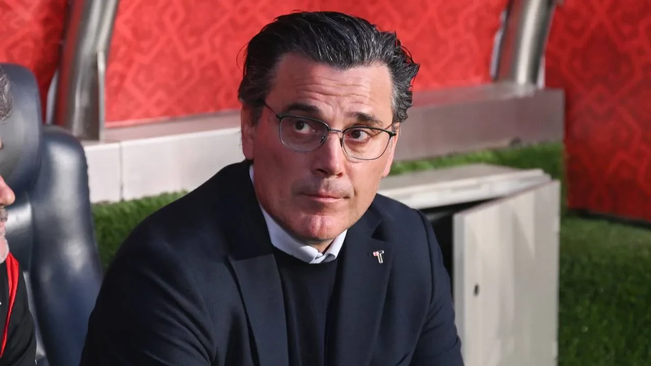Montella'dan tekliflerle ilgili açıklama! "Burada çok mutluyum"