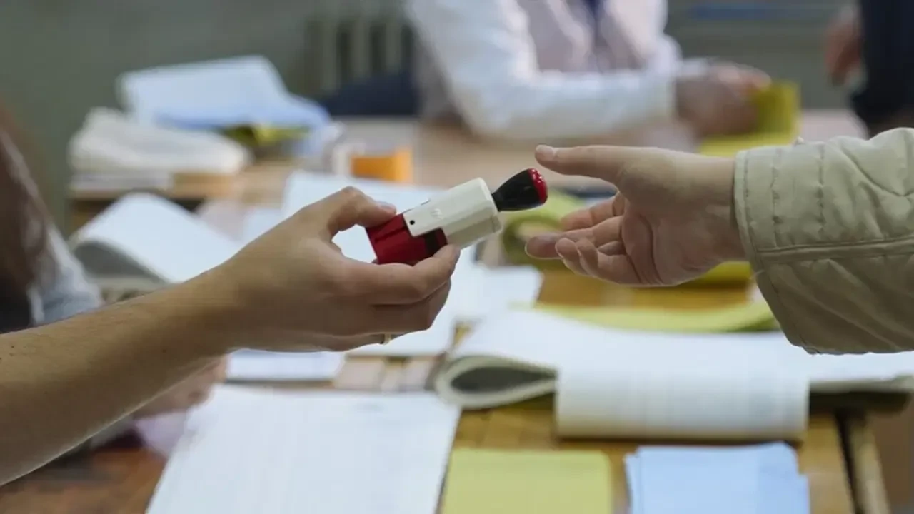 6 beldede seçim heyecanı: Binlerce seçmen sandığa gidecek