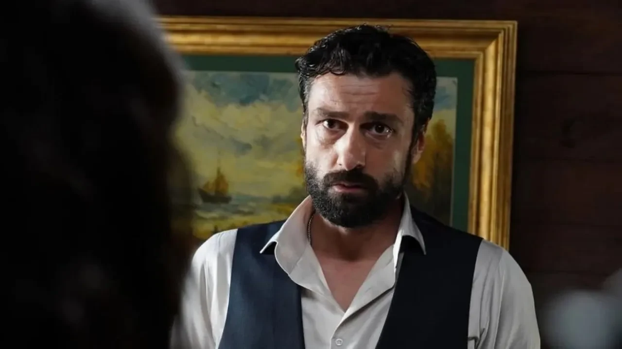 Aytek Şayan’a Ali Öner ve Zeynep Atılgan aşkı soruldu! Taşacak Bu Deniz'in Şerif'inden dikkat çeken cevap