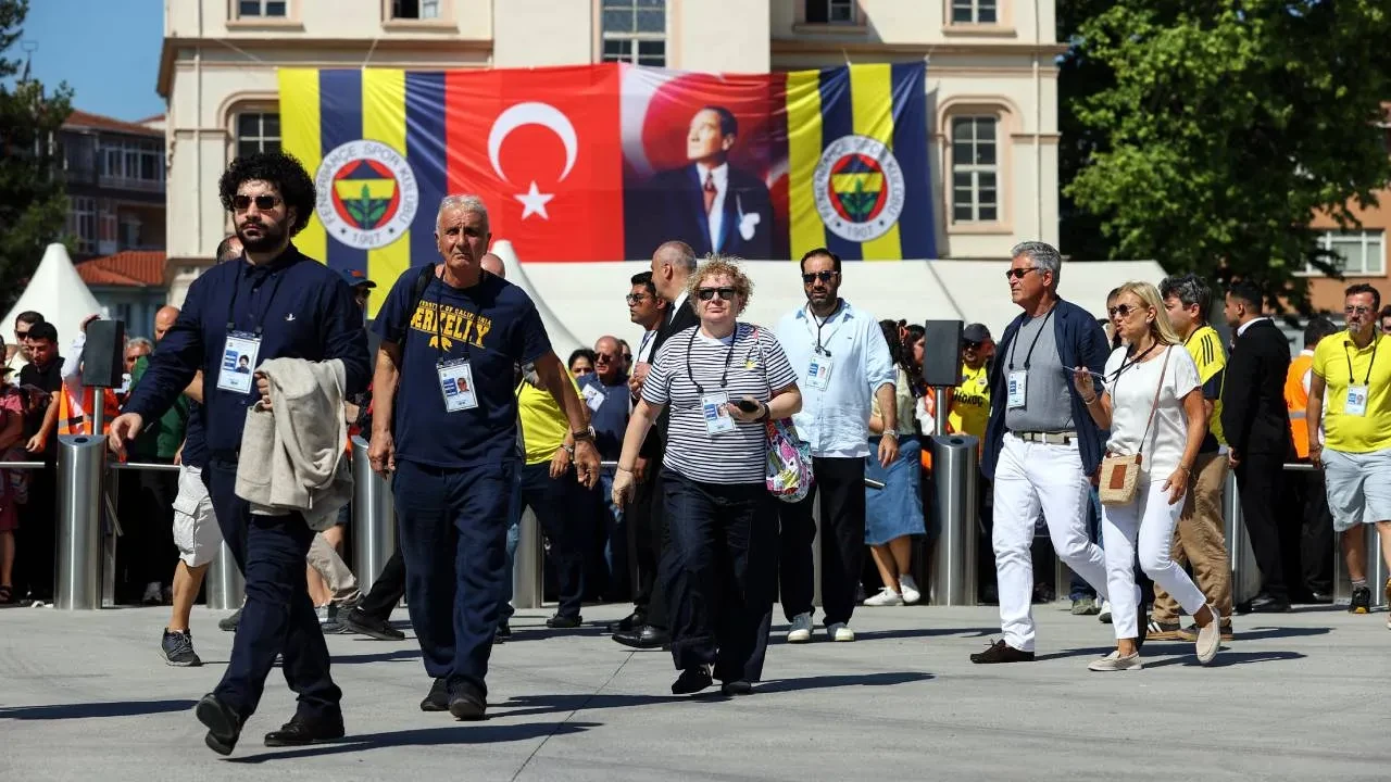 Fenerbahçe'de yeni başkan Aziz Yıldırım oldu! Sarı lacivertlilerde 2. Yıldırım dönemi başladı
