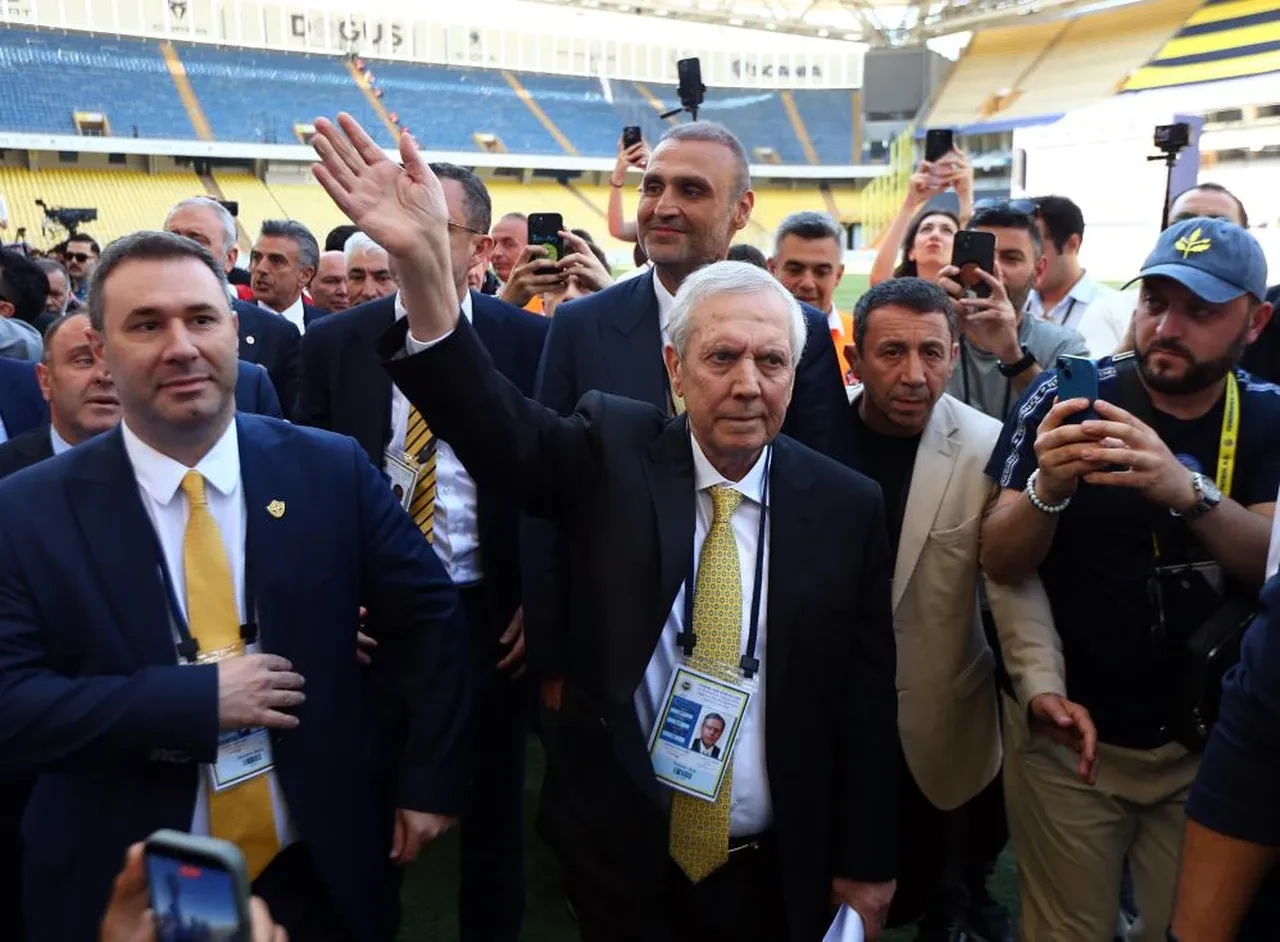 Fenerbahçe'de seçim heyecanı! Yeni başkan belli oluyor
