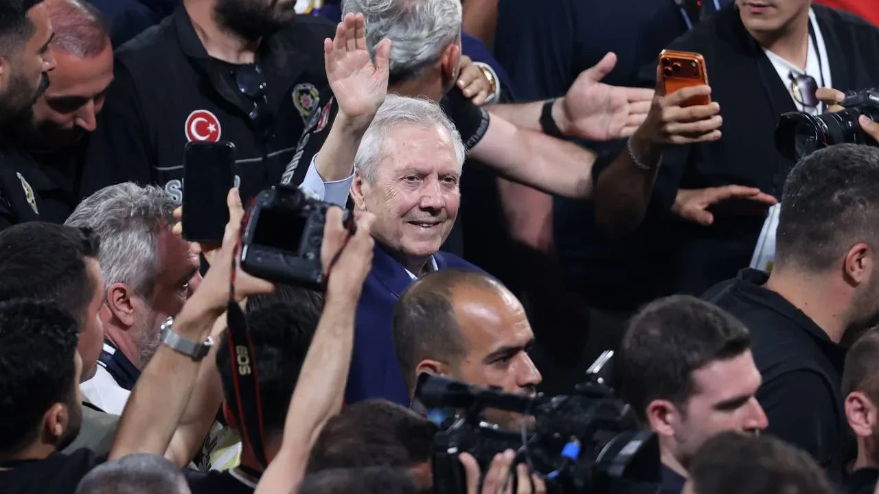 Fenerbahçe'de yeni başkan Aziz Yıldırım oldu! Sarı lacivertlilerde 2. Yıldırım dönemi başladı
