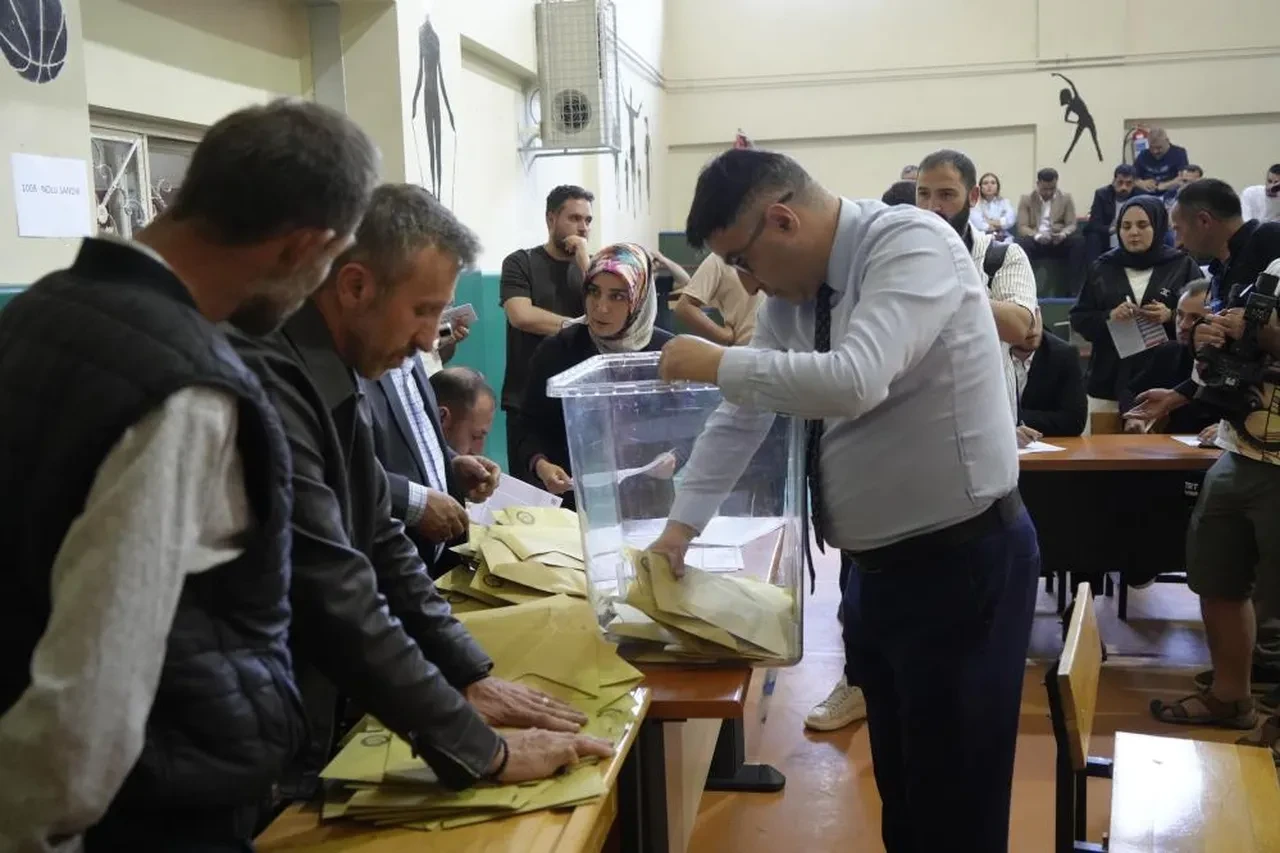 Gümüşhane, Nevşehir ve Tokat! İşte 6 beldede yapılan ara seçim sonuçları