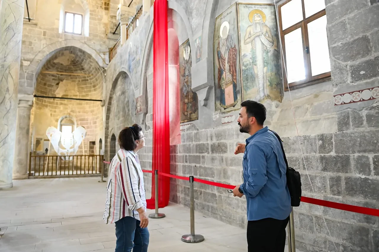 Yunan Bakan Kapadokya turunda! Forum bitti, Mendoni tarihin izini sürdü