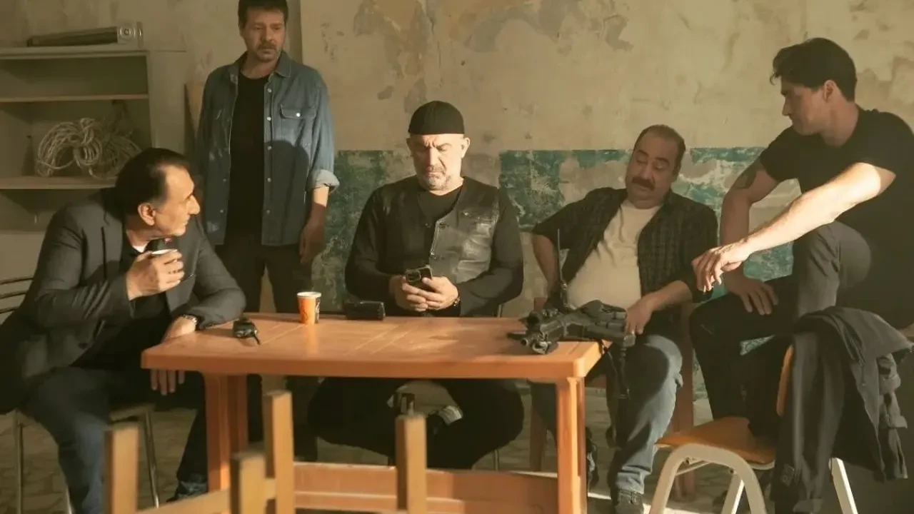 Arka Sokaklar bitti mi? Arka Sokaklar yeni oyuncuları kim?
