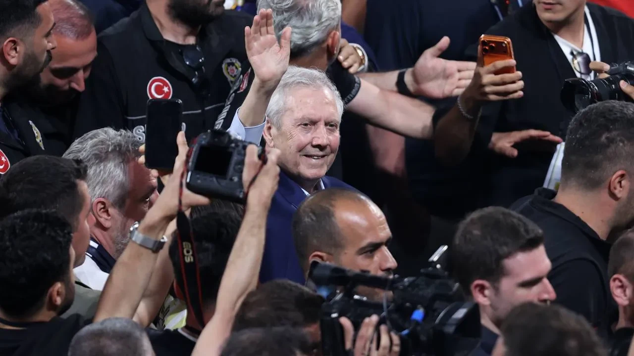 Aziz Yıldırım'dan Hakan Çalhanoğlu kararı! Başkan Yıldırım transfer operasyonunu başlattı