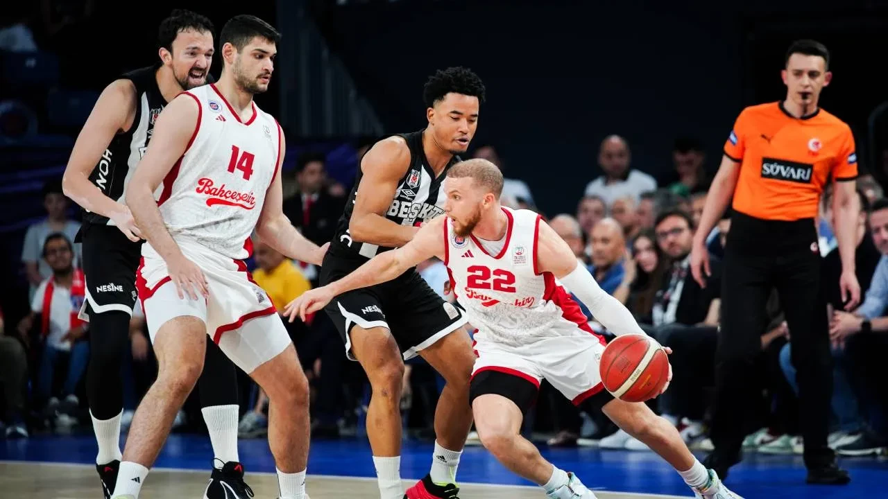 Beşiktaş GAİN, seriyi son maça taşıdı! Siyah-beyazlılar, Bahçeşehir Koleji'ni 73-71 yendi