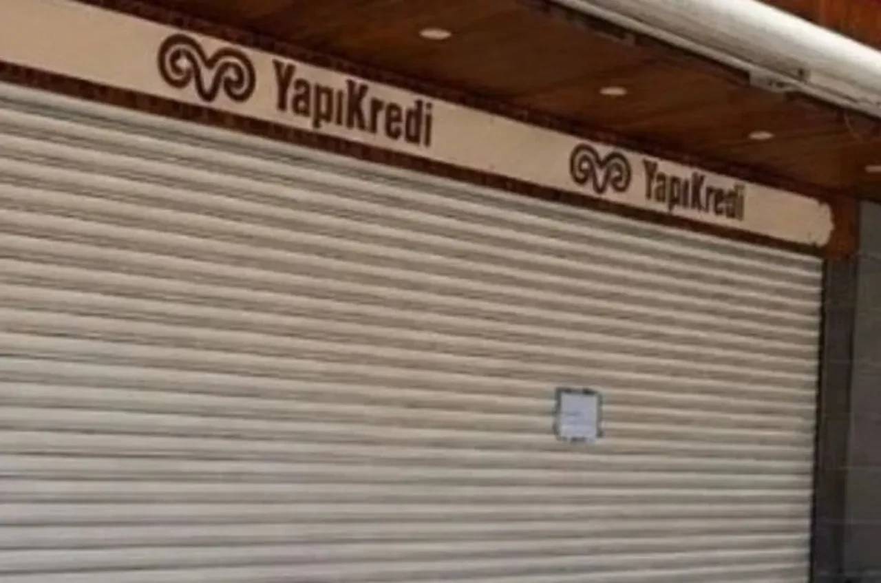 Diyarbakır'da Yapı Kredi Şubesi'ne silahlı saldırı! Ekipler saldırganların peşinde