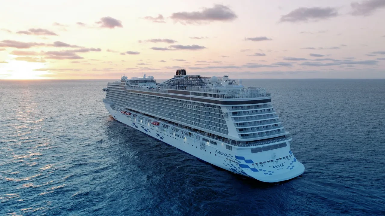 Dünyanın ilk alkolsüz ve helal gemisi İstanbul'da: Cruise gemisiyle umre yolculuğu!